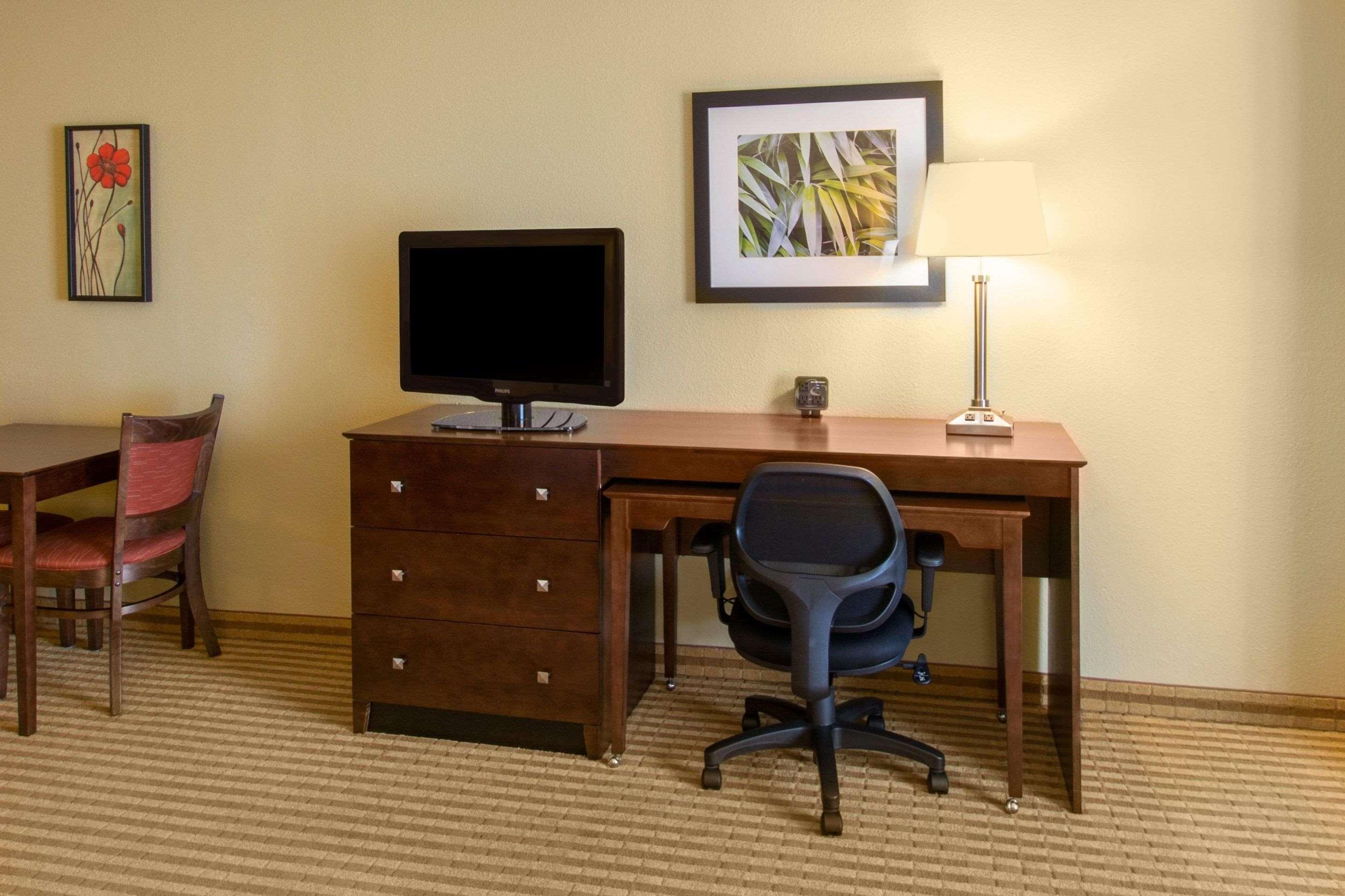 Comfort Suites Near Universal Orlando Resort Exterior photo